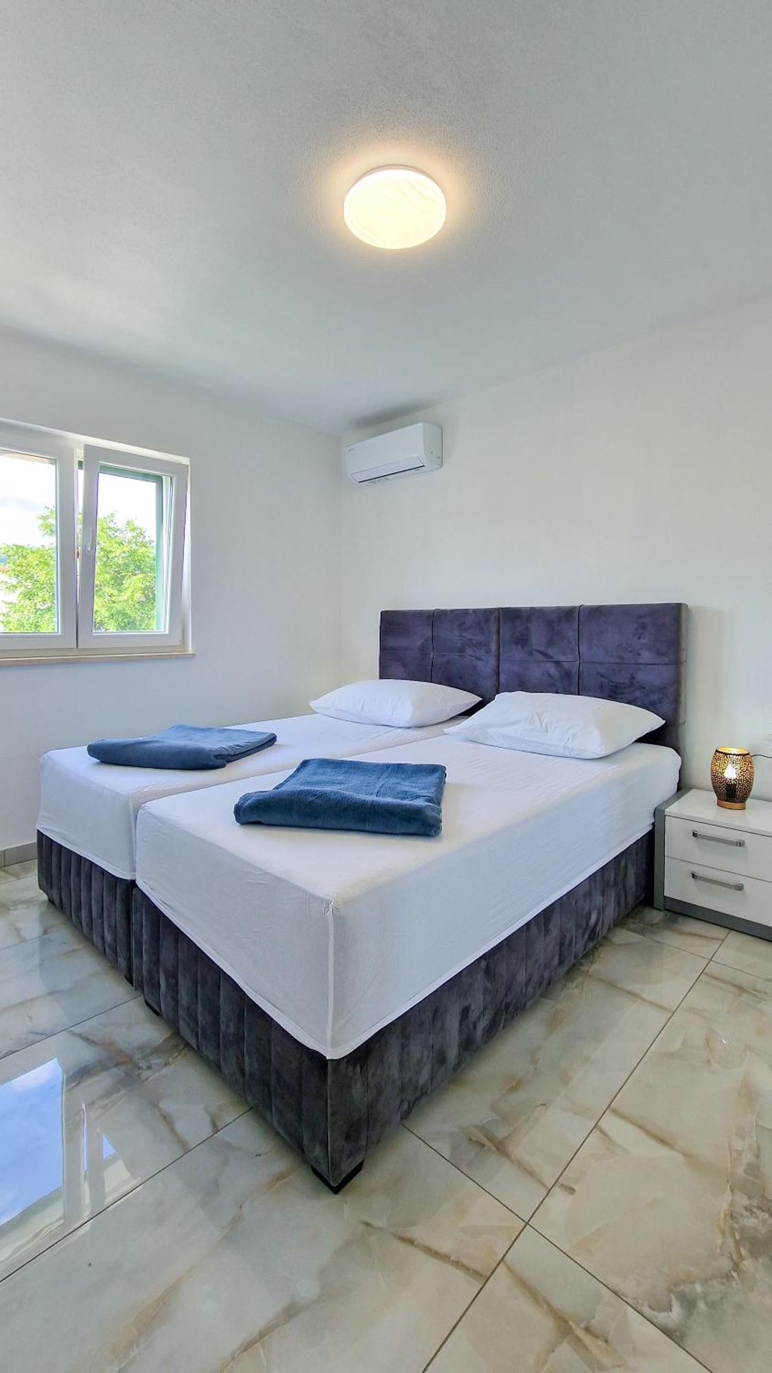 Villa Apartments Marko & Simun Kaštela Exterior foto