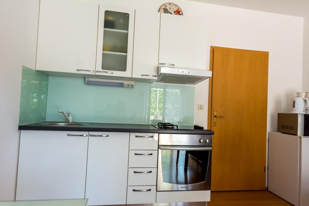 Villa Apartments Marko & Simun Kaštela Exterior foto