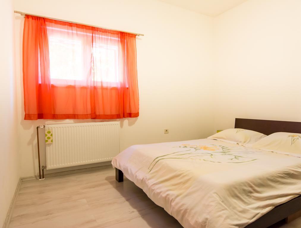 Villa Apartments Marko & Simun Kaštela Exterior foto