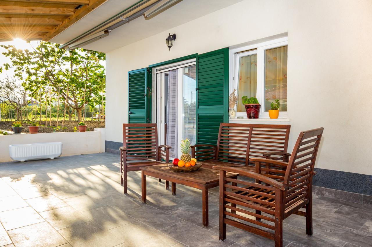Villa Apartments Marko & Simun Kaštela Exterior foto