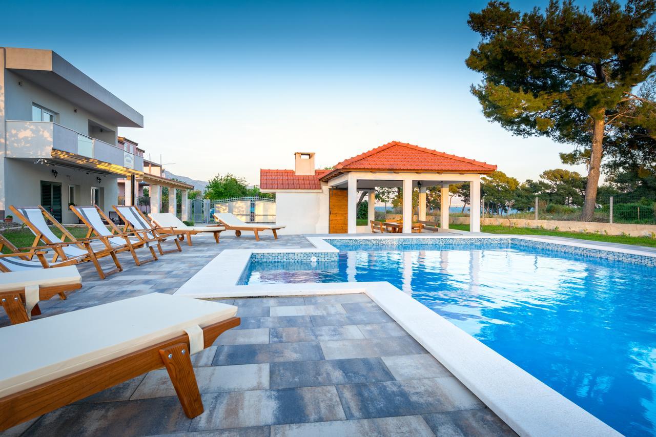 Villa Apartments Marko & Simun Kaštela Exterior foto